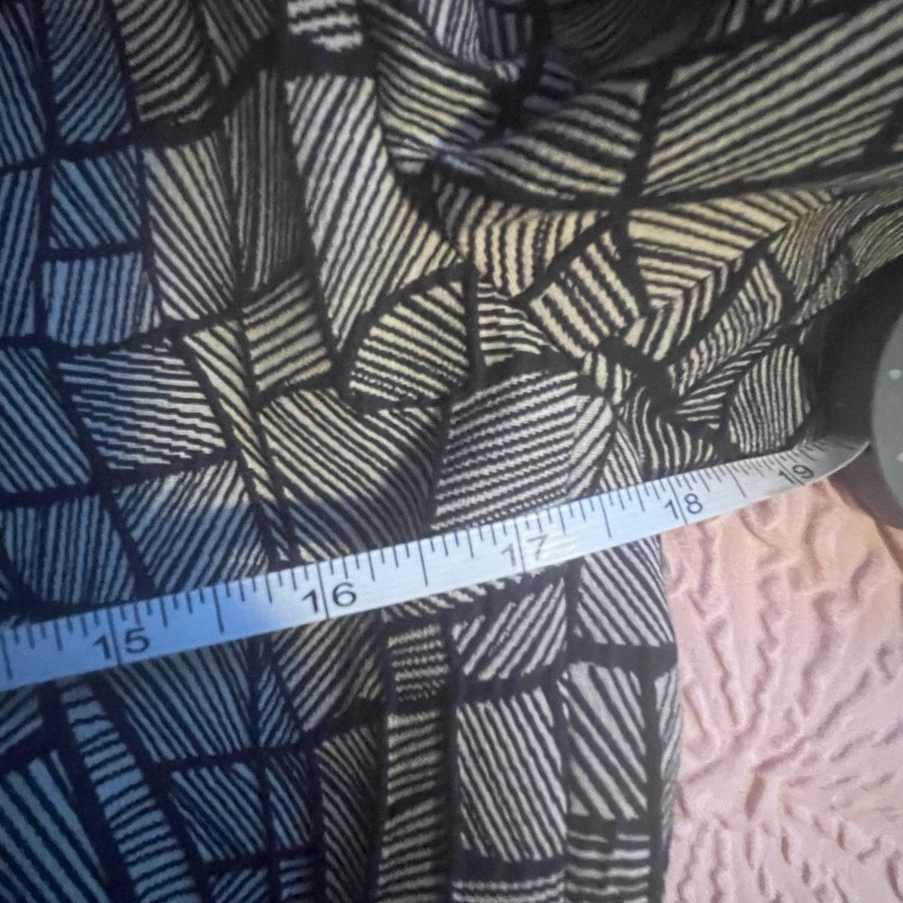 MaxMara Geometric Black and White jacket - Picture 11 of 11